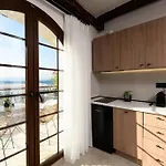Sea View Center *
