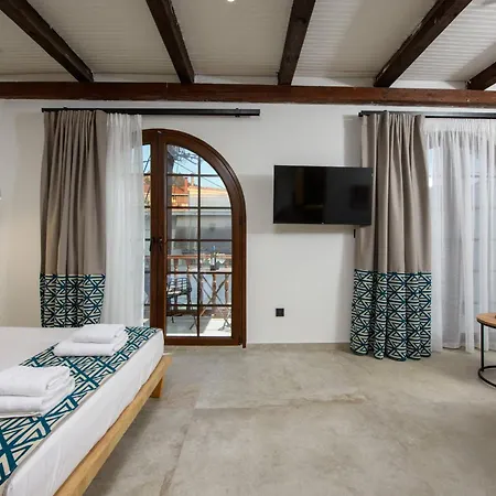 Sea View Center 아파트 리메나스